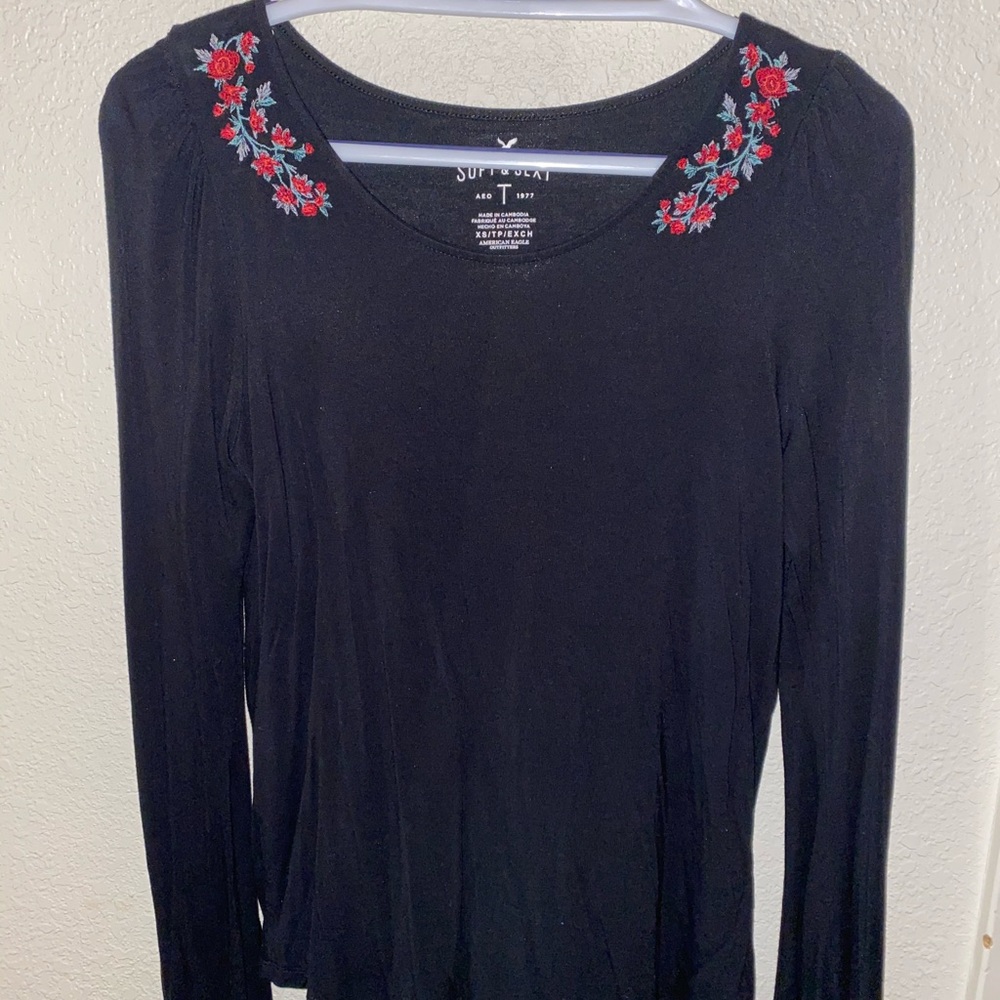 Super Soft American Eagle Black Flower Shirt